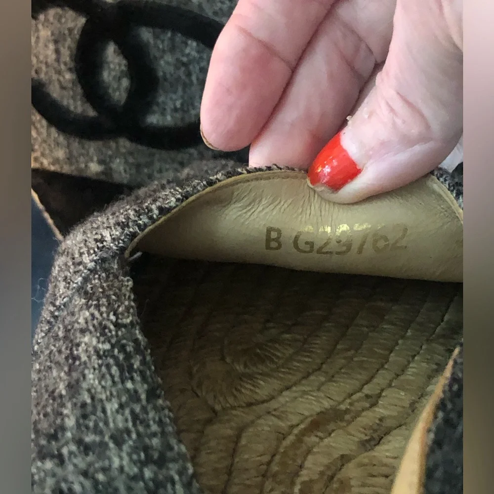 CHANEL Womens Gray Felt Espadrilles with Black CC Logo